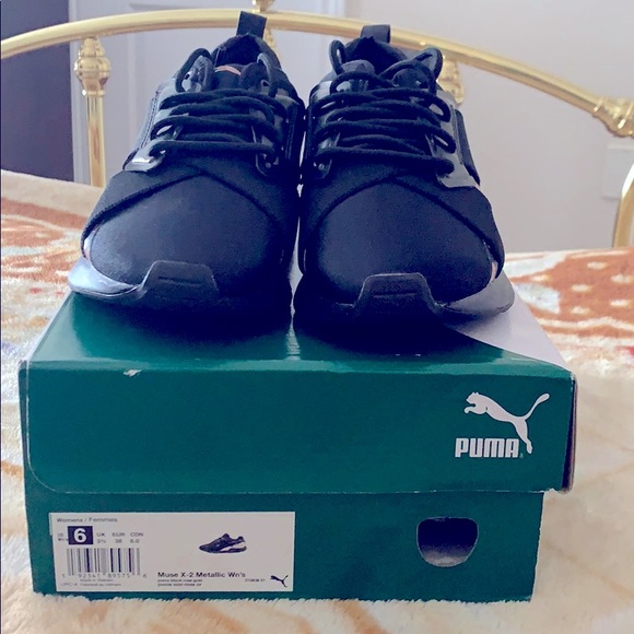 Women’s Puma Runners! - Picture 3 of 3